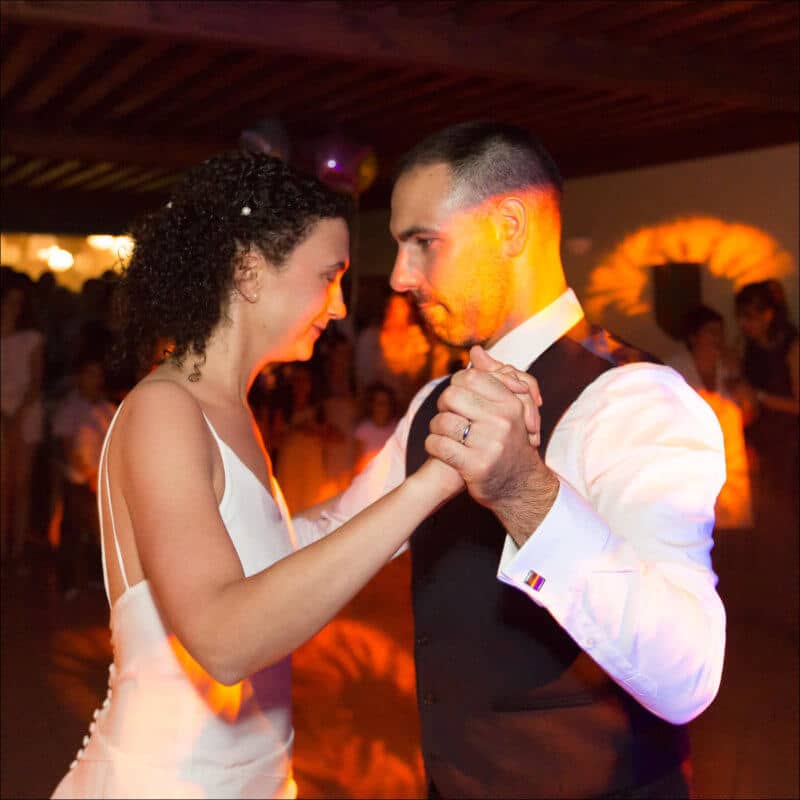 Photographe en Auvergne je réalise ldes photos vibrantes de votre journée de mariage