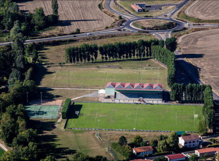 Vue aérienne du complexe sportif de Le Cendre